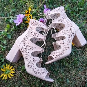 Like new Flower child bohemian booties